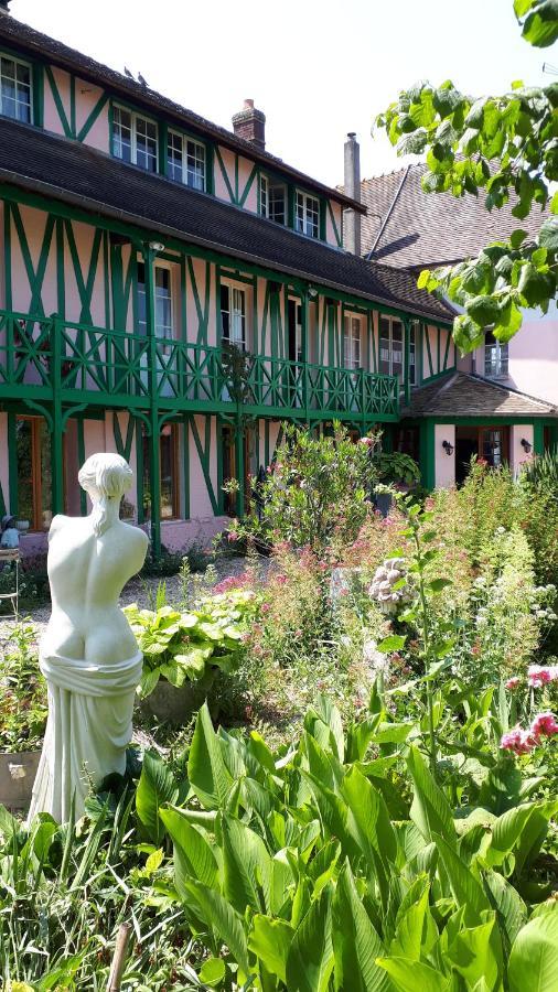 Le Jardin Des Merveilles Saint-Pierre-d'Autils Exterior photo