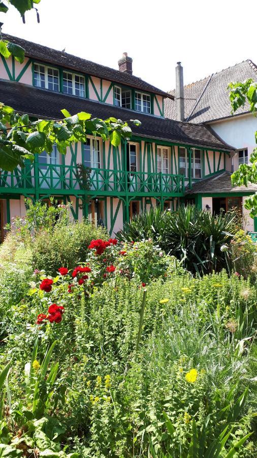 Le Jardin Des Merveilles Saint-Pierre-d'Autils Exterior photo