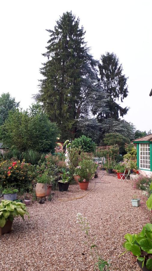 Le Jardin Des Merveilles Saint-Pierre-d'Autils Exterior photo