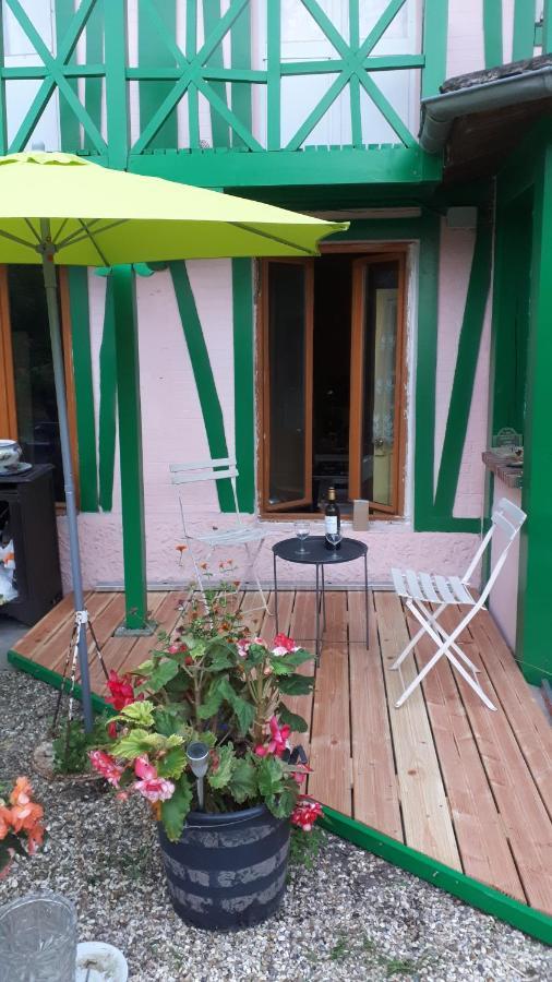 Le Jardin Des Merveilles Saint-Pierre-d'Autils Exterior photo